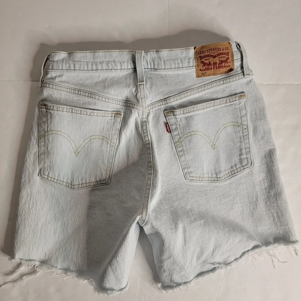 Levi's 501 Denim Cut-Off Bermuda Shorts Sz 30 Stretch Light Wash